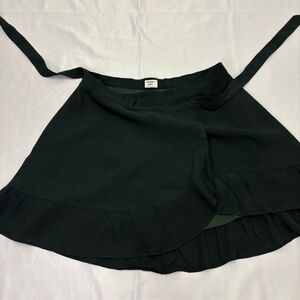 Sunday Best By Aritzia Women’s XS Emerald Green Ruffle Wrap Skirt Flattering All
